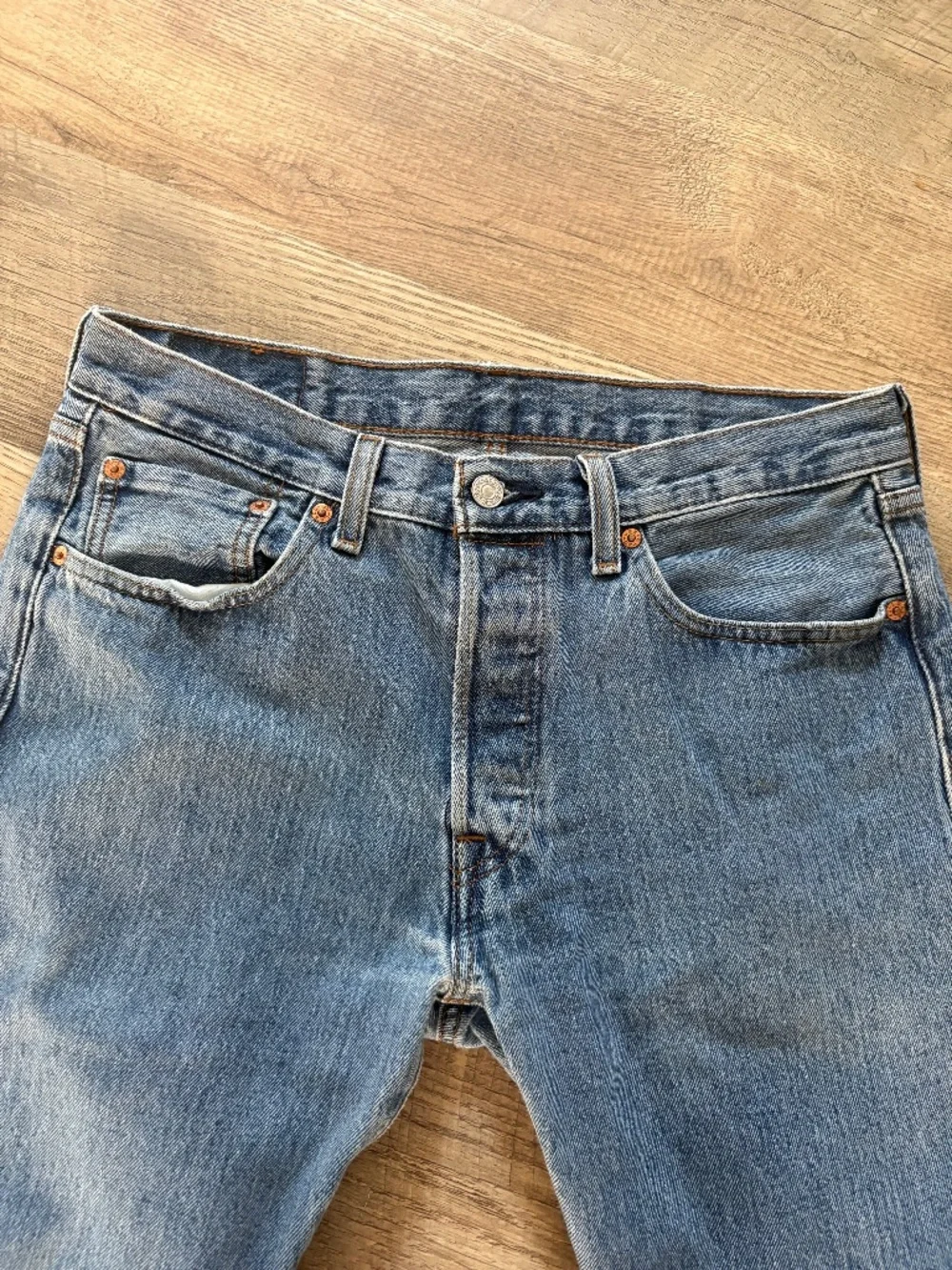 Levi’s 501 Original Fit Jeans Medium Stonewash waist 31 x length 30
